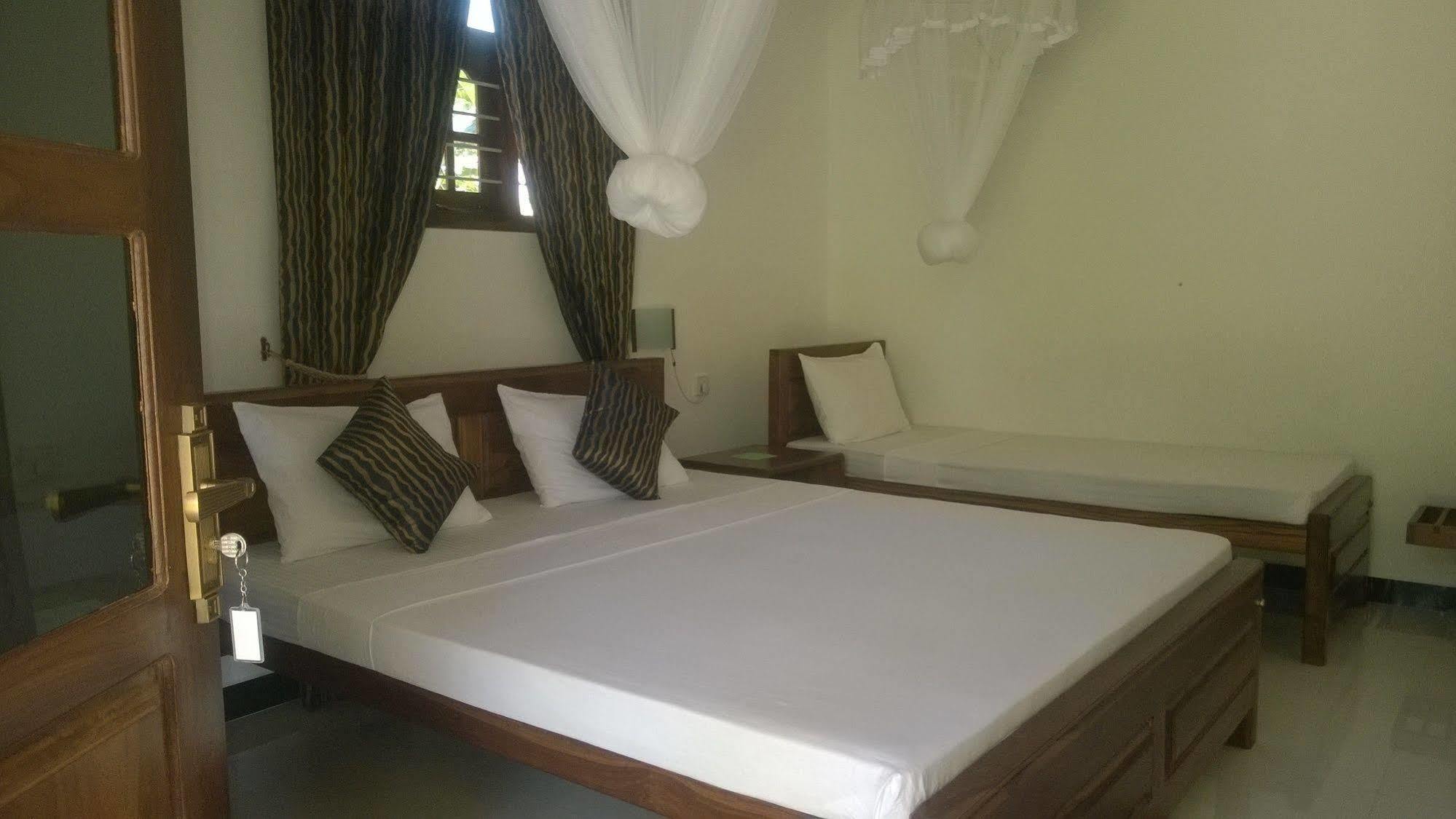 Sigiri Holiday Inn Inamaluwa Exterior foto